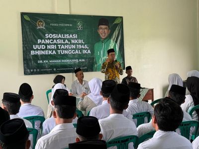 Rawat Persatuan di Tengah Perubahan Zaman, KH. Maman Imanulhaq Gaungkan Empat Pilar Kebangsaan di Majalengka
